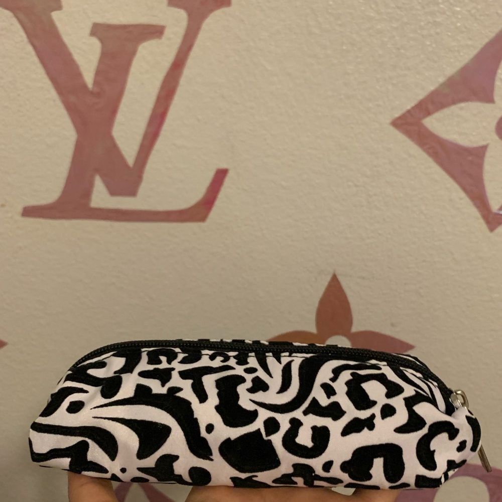Small pouch